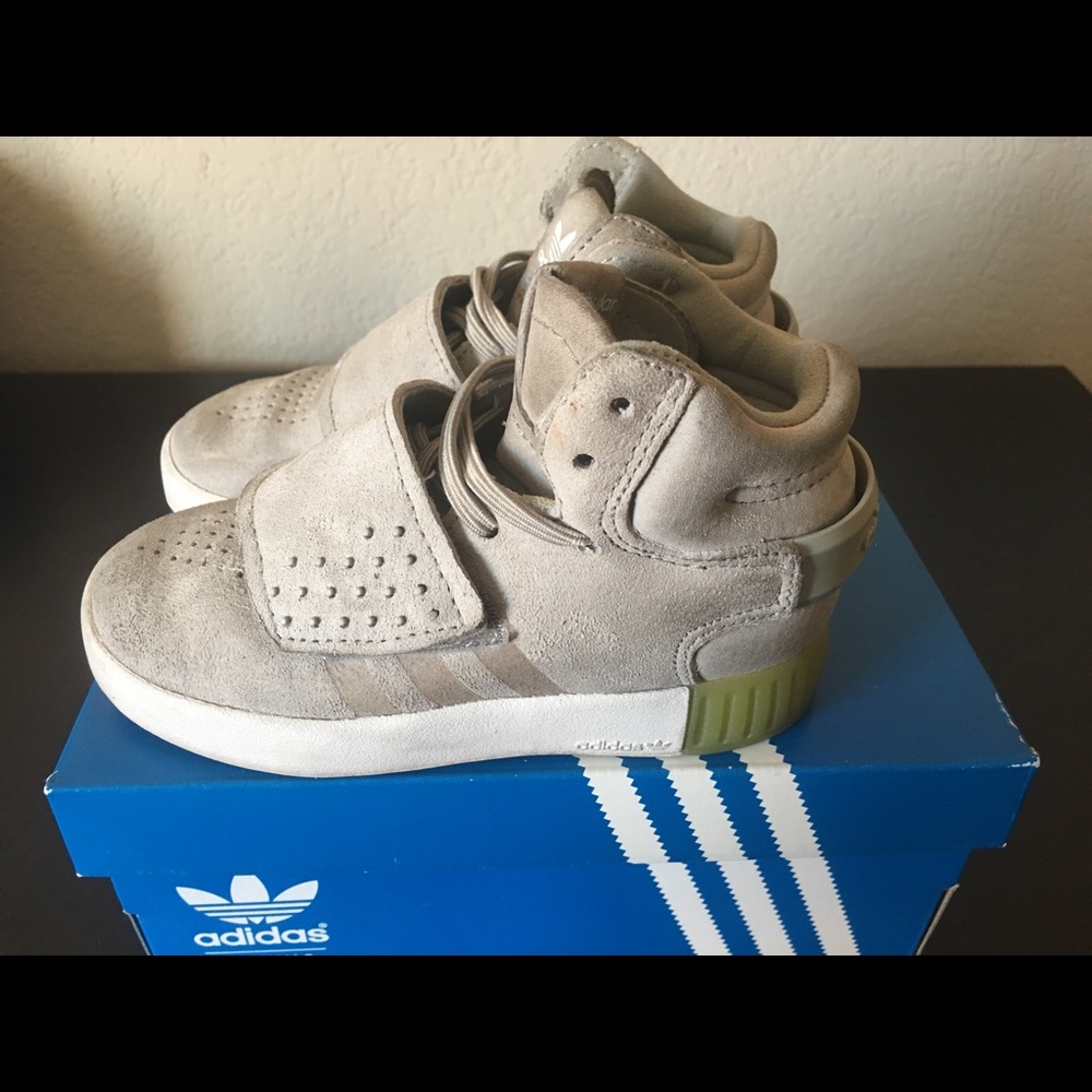 Adidas Tubular Invader Strap Sesame size 8c